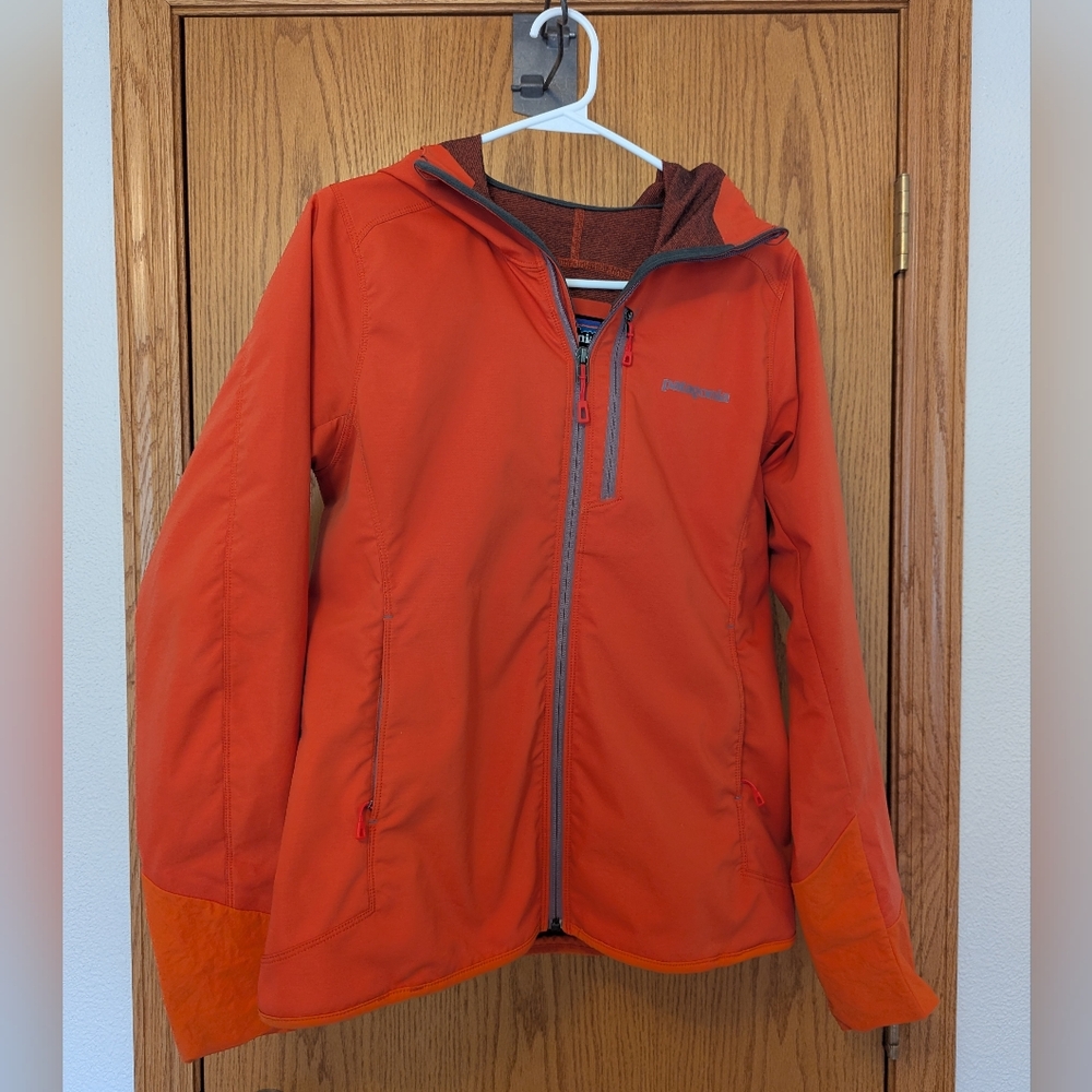 Patagonia Women's Medium Orange Hooded Shell Jacket